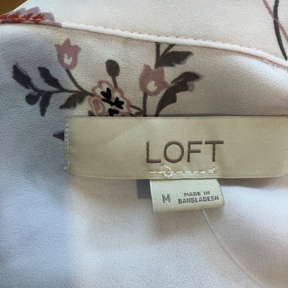 NWT LOFT Ann Taylor lavender/pink floral blouse size medium - Picture 4 of 5
